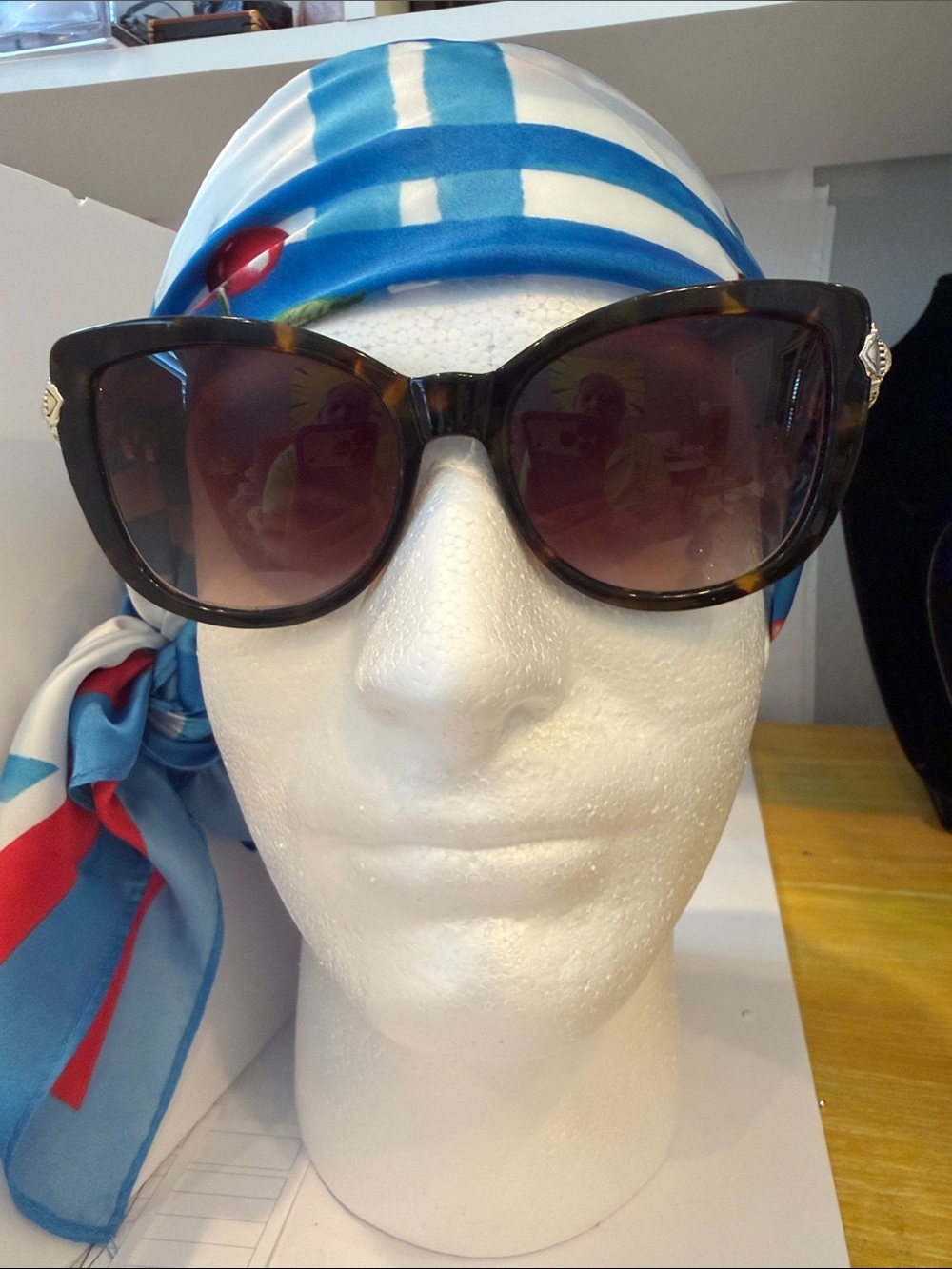 Brighton Tortoiseshell Cat-Eye Sunglasses - Brown Gradient Lenses